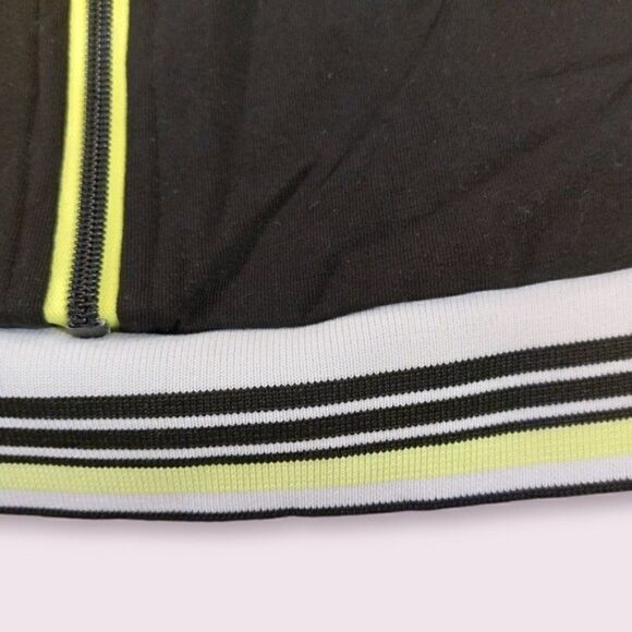 💝(3/$25) *nwt* VDR viadellerose athletic crop top - Picture 4 of 4